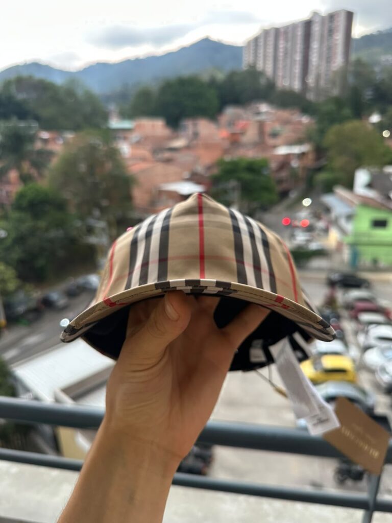 Gorra Burberry Turca 🇹🇷 - Imagen 3
